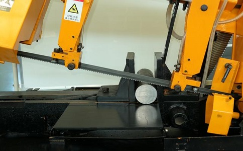 黎平数控带锯床自动送料精度会出现偏差吗？