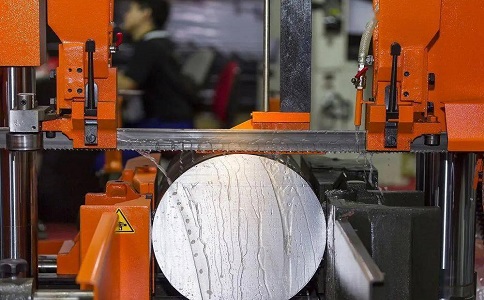 黎平立式金属带锯床切削出现跑带故障解决方法！